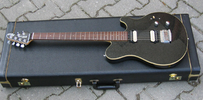 MusicMan-Axis-vorne.jpg