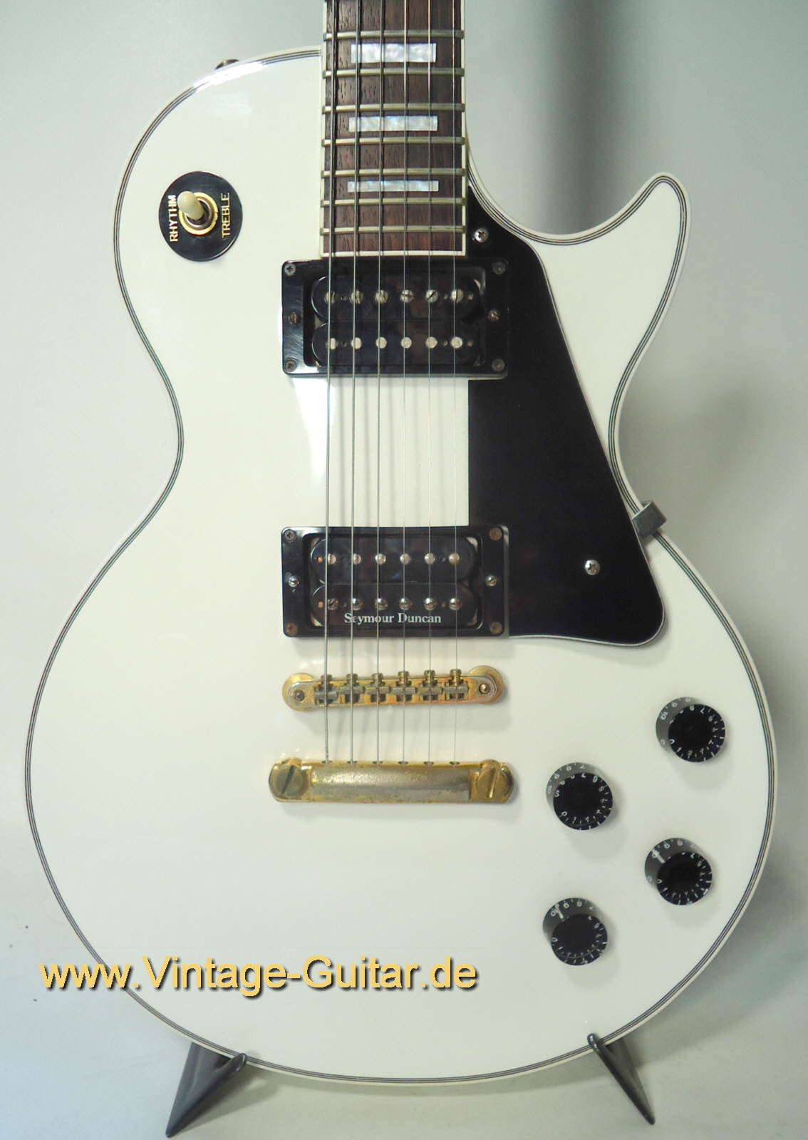 Orville-Les-Paul-Custom-b.jpg